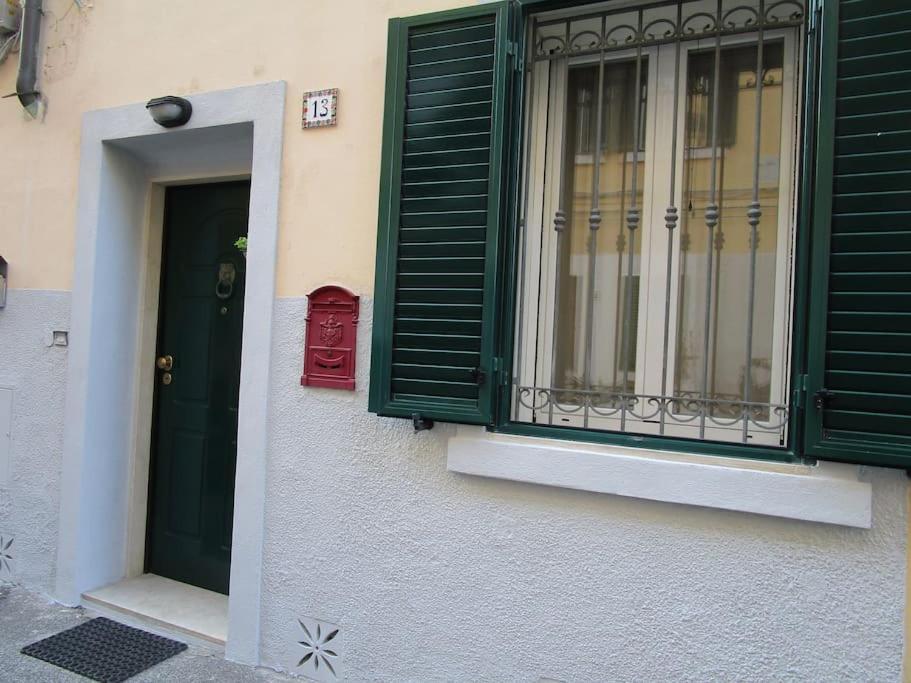 Il Piccolo Eden - Private Garden Lägenhet Livorno Exteriör bild