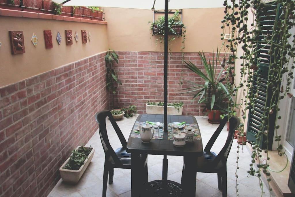 Il Piccolo Eden - Private Garden Lägenhet Livorno Exteriör bild