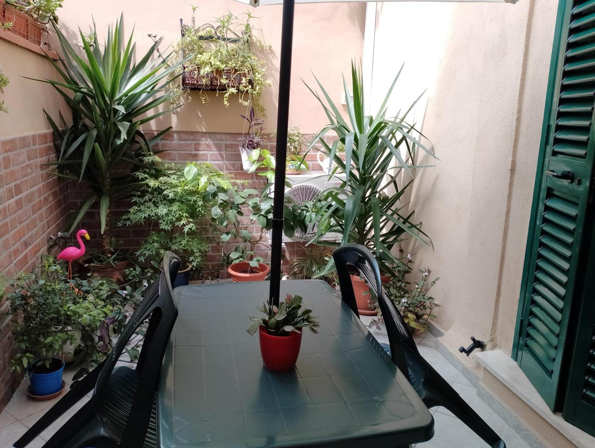 Il Piccolo Eden - Private Garden Lägenhet Livorno Exteriör bild